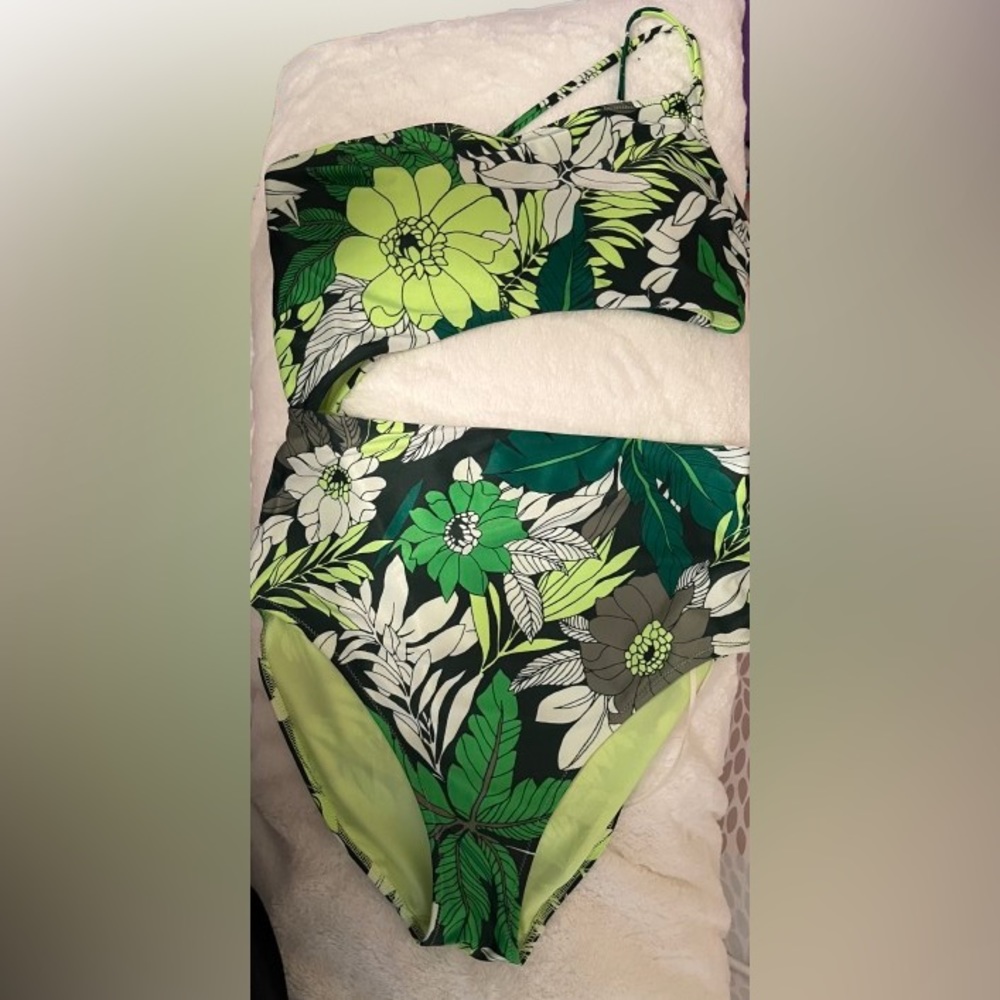 Aerie One-Piece Cut Out Swimsuit-Full Coverage Size M